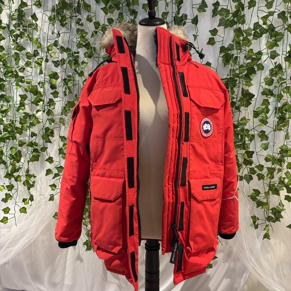 Women’s Canada Goose Expedition Parka - Picture 2 of 16